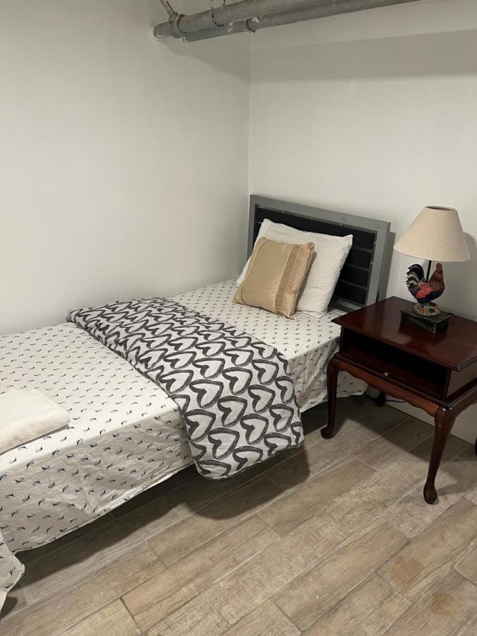 A Restful Room In Queens New York Exterior photo